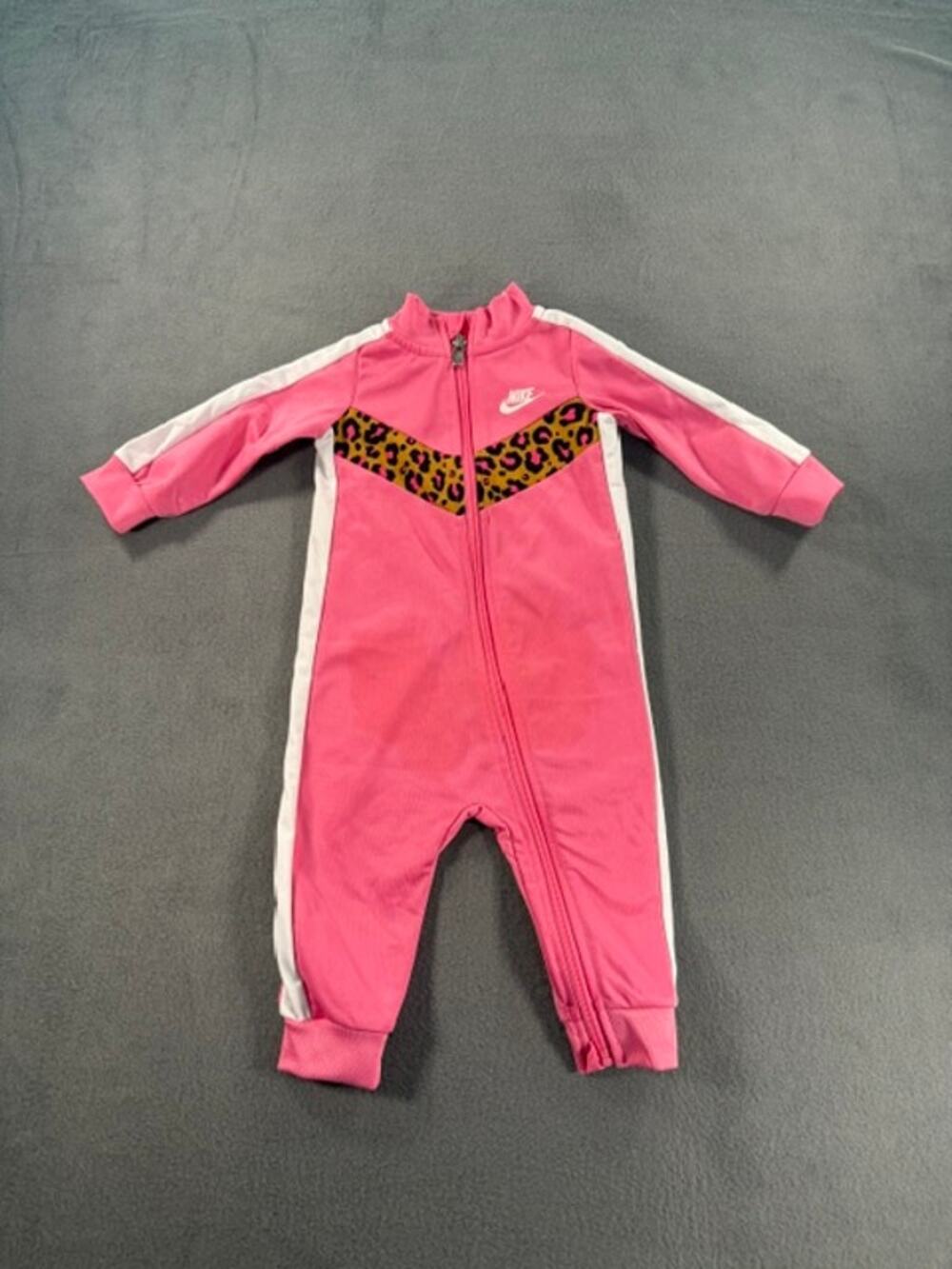 NIKE PINK AND WHITE INFANT FOOTIE  ( SIZE 9 MONTHS )